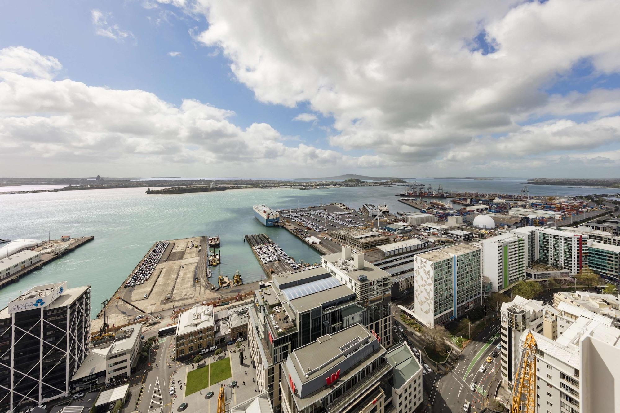 Auckland Harbour Suites Bagian luar foto
