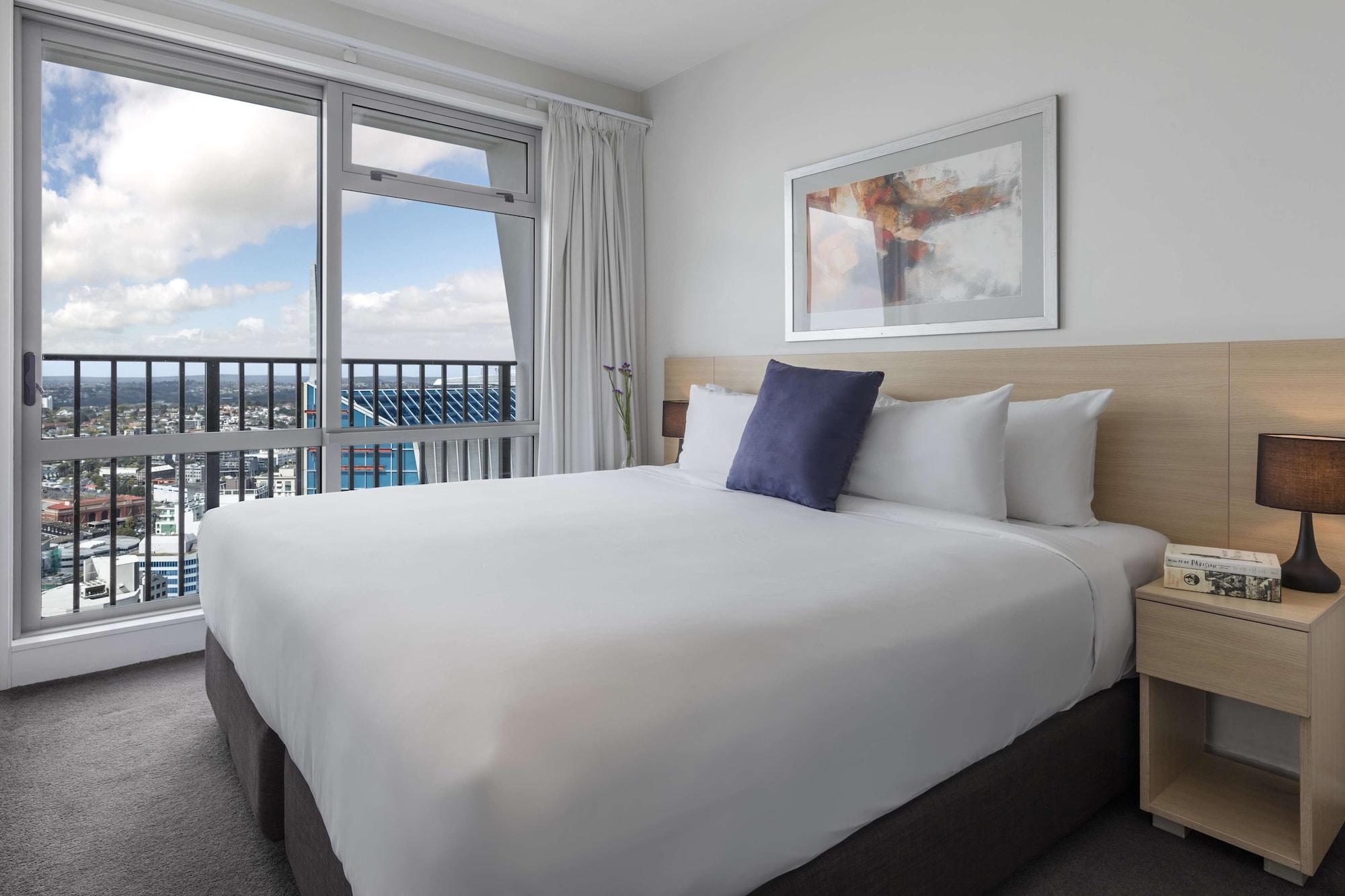 Auckland Harbour Suites Bagian luar foto
