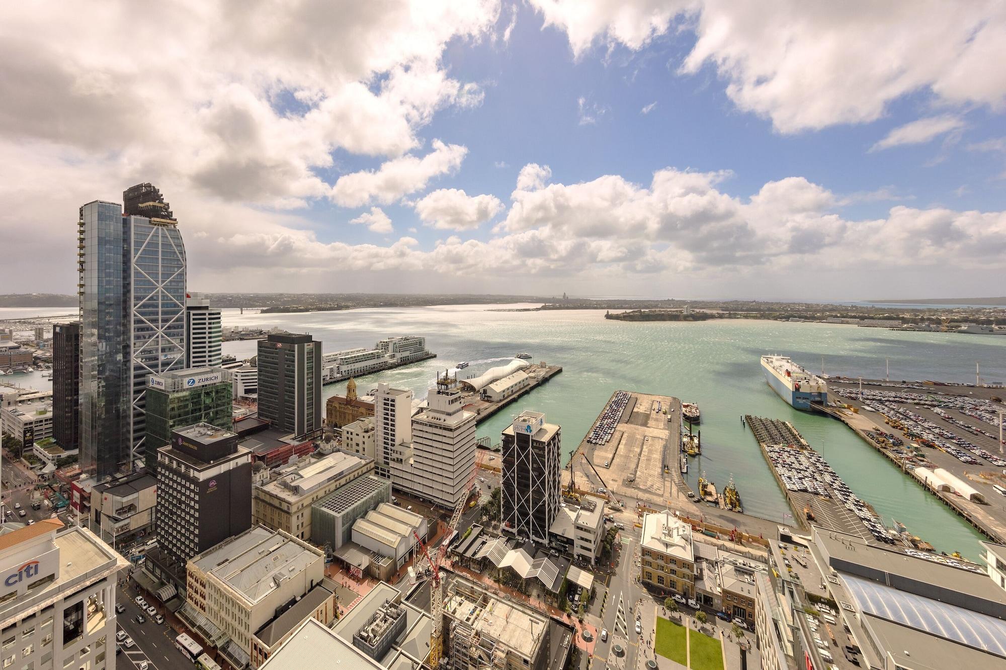 Auckland Harbour Suites Bagian luar foto