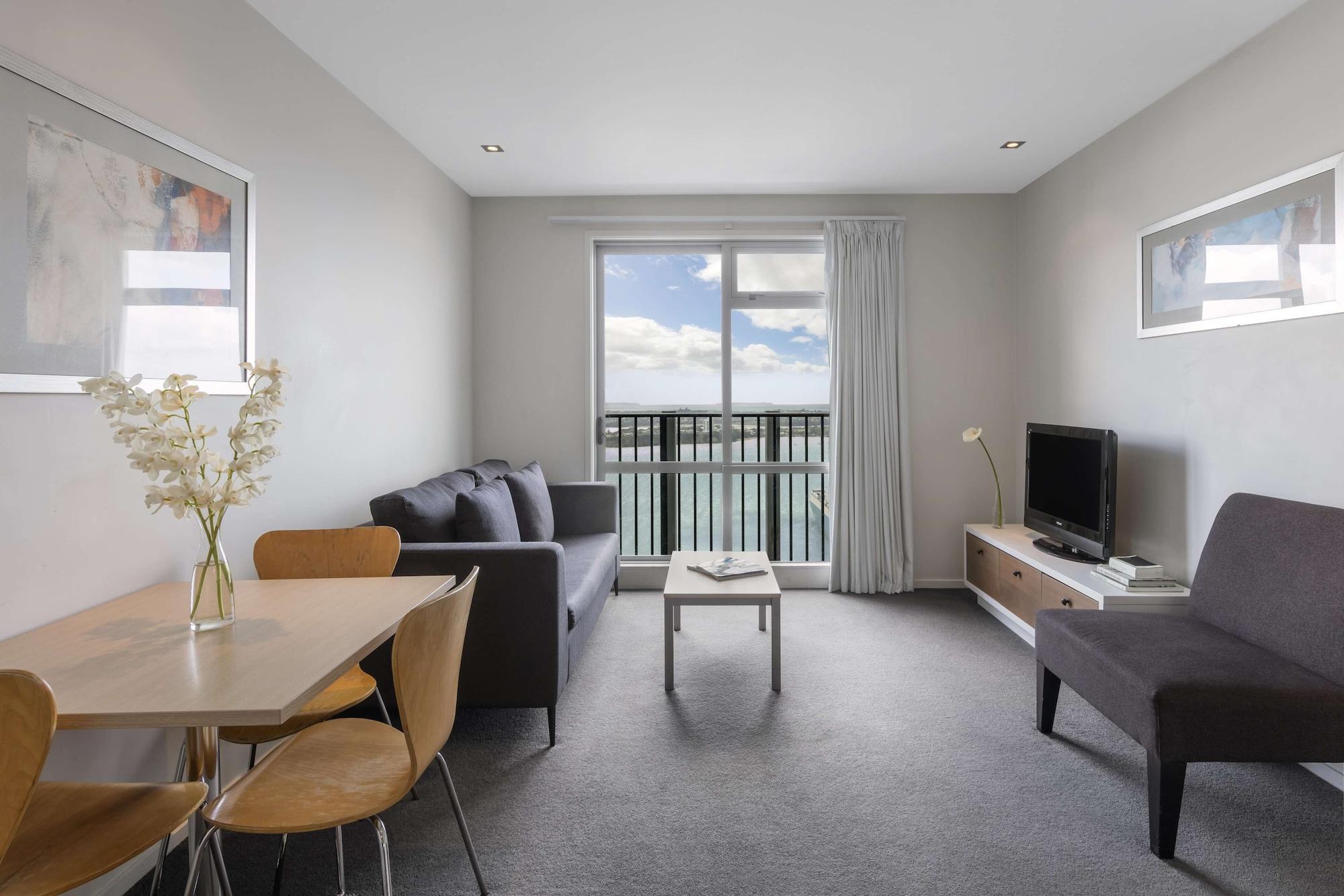 Auckland Harbour Suites Bagian luar foto