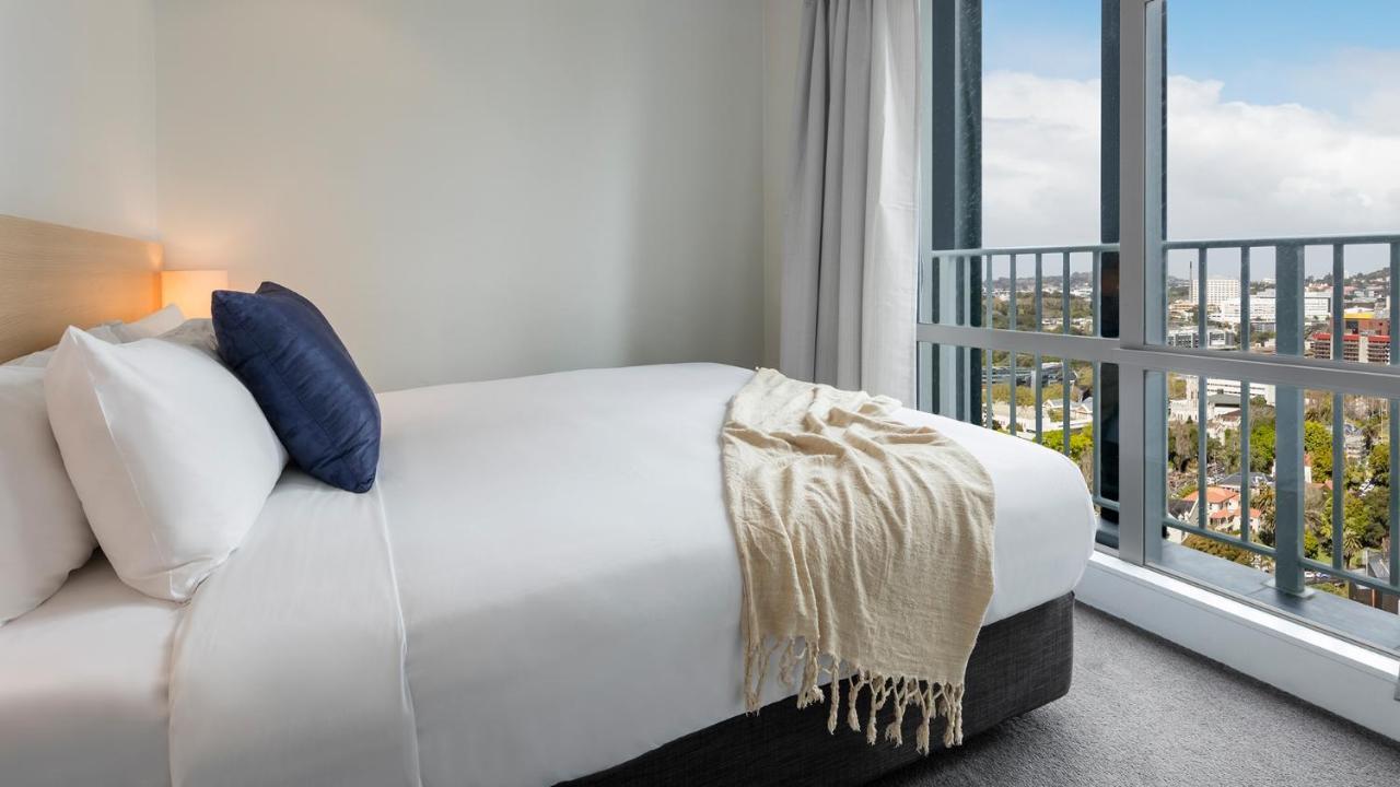Auckland Harbour Suites Bagian luar foto